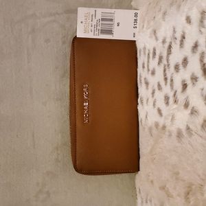 Michael Kors Jet Set Travel Wallet Saffiano Leather Luggage Color NWT